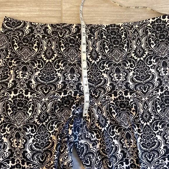 Ann Taylor black and white patterned slacks in women’s size 18 - Picture 3 of 8